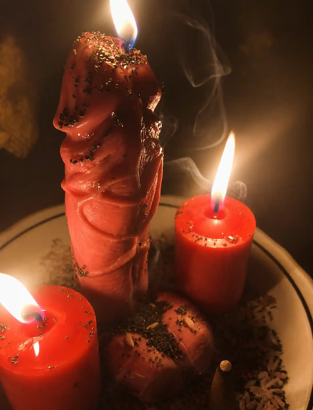 Velas rojas y rosas para trabajos de amor